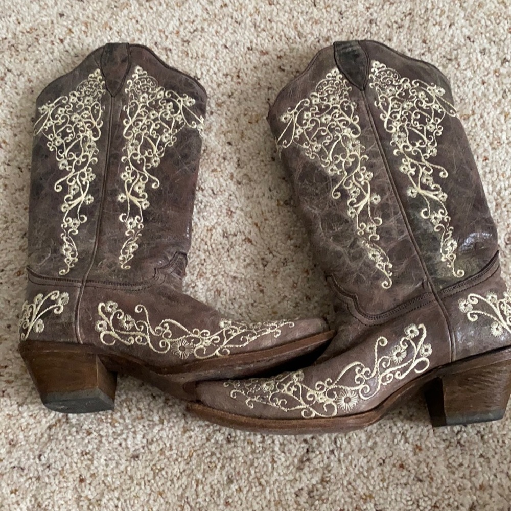 Corral cowboy boots